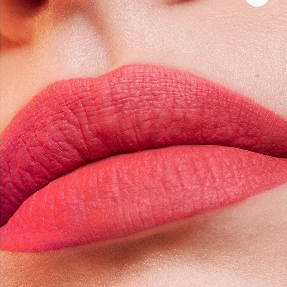 Estee Lauder Pure Color Whipped Matte Lip Stick - Picture 3 of 4